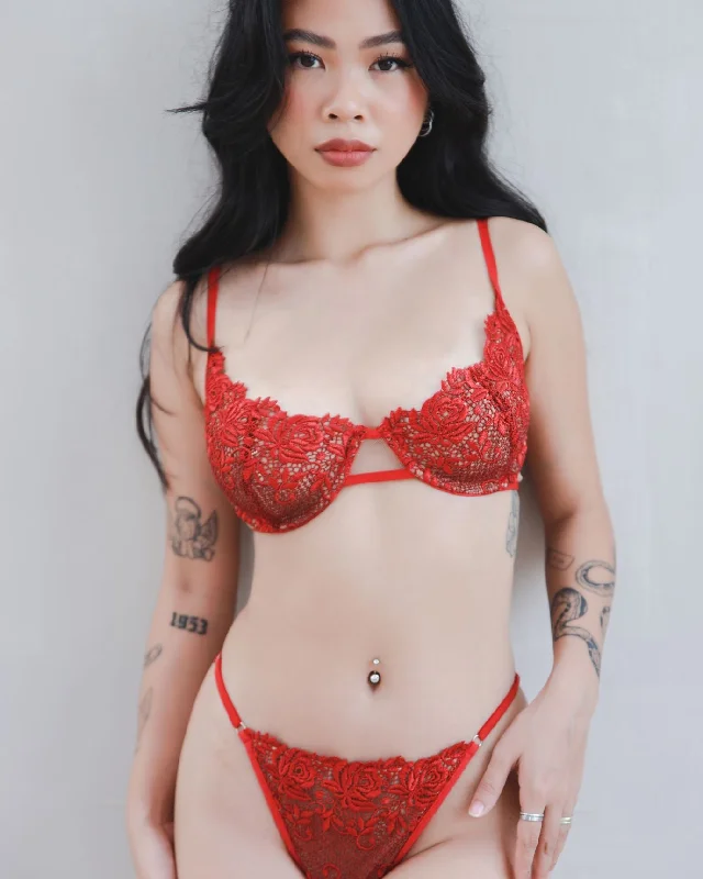 Scarlet Underwire Bra Set