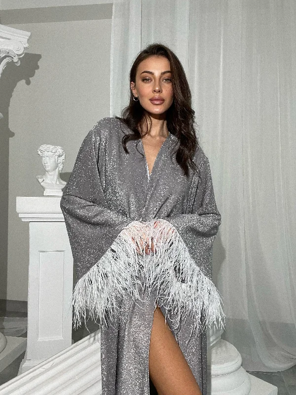 Shiny silver robe with feathers sleeves