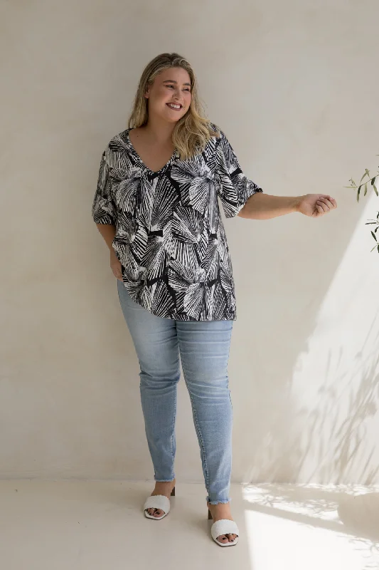 T-Shirt Top in Hunter Palm