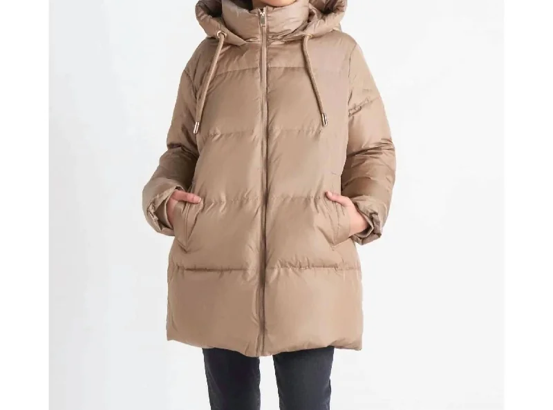 Hooded Puffer in Prairie Beige