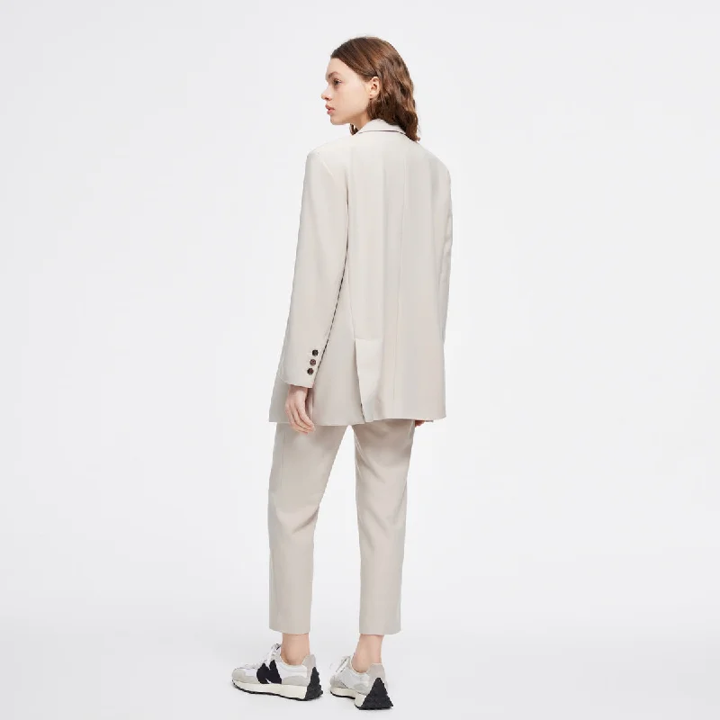 Wide-Shoulder Silhouette Suit